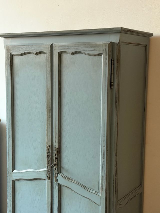 Armadio francese restaurato