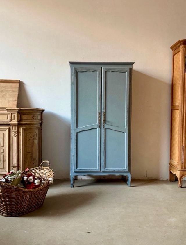 Armadio francese restaurato