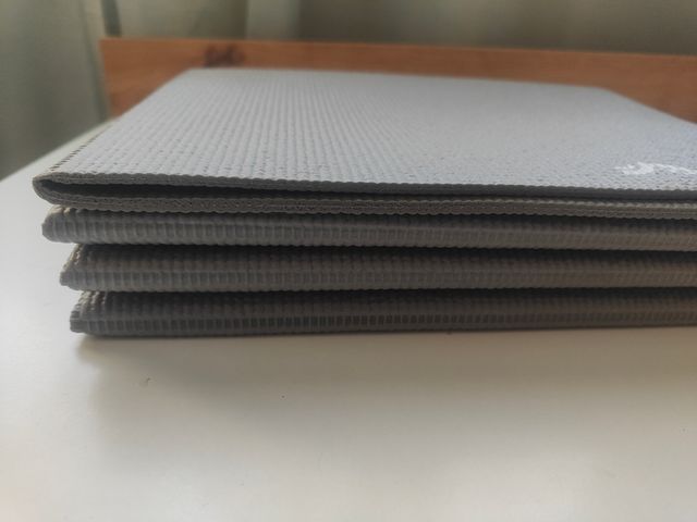 Esterilla yoga plegable gris