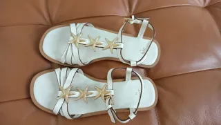 Sandalias Zara Talla 36 Beige Estrellas Doradas