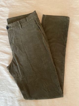 Pantalones pana Massimo Dutti verde oliva