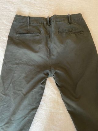 Pantalones chinos Massimo Dutti verde oliva