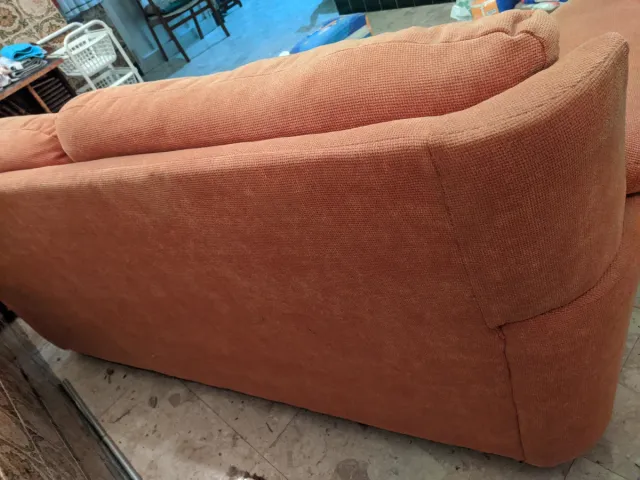 SOFÁ TRES PLAZAS