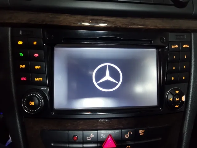 Autoradio Mercedes W211 S100 MP3 DVD GPS TV CD