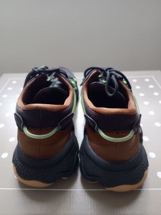 Zapatillas Adidas Negras y Verdes