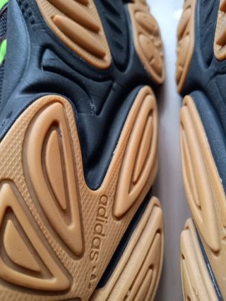 Zapatillas Adidas Negras y Verdes