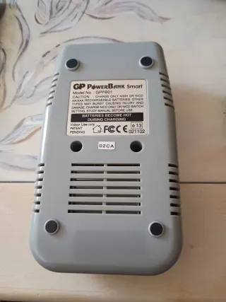 Cargador Baterías GP PowerBank