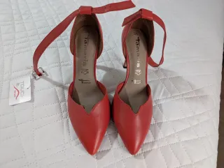 Zapatos de tacón Tamaris piel rojos talla 36