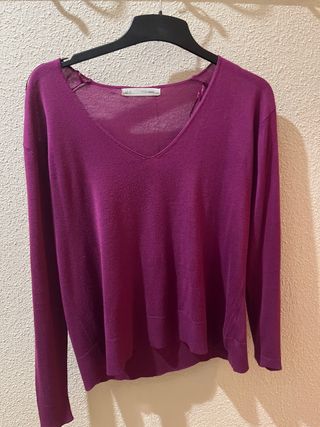 Jersey fino Stradivarius cuello pico morado Talla