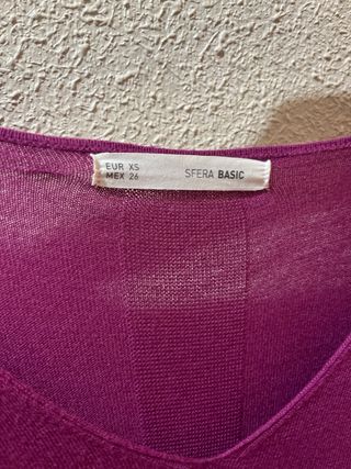 Jersey fino Stradivarius cuello pico morado Talla