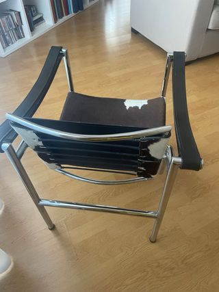 Sillón LC1 Piel Vaca Negro Blanco Metal