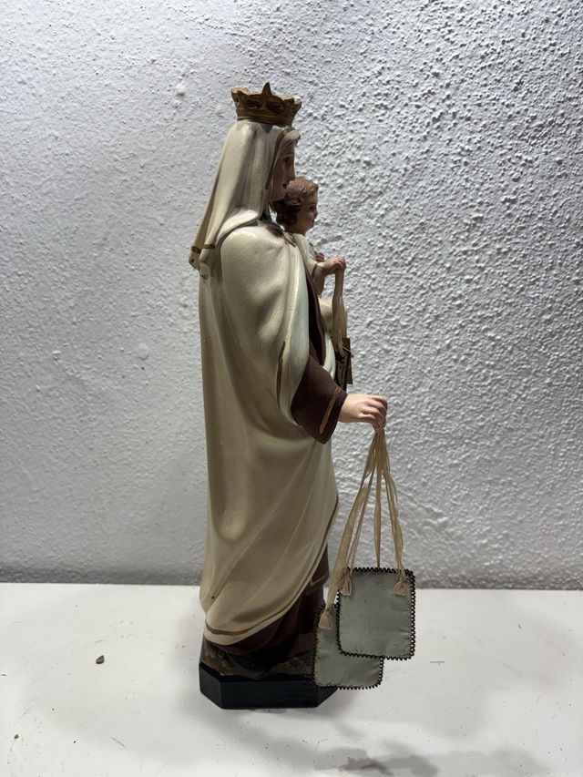Virgen del Carmen de estuco de Olot