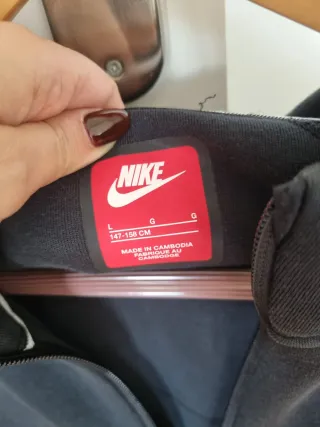 Sudadera Nike Negra y Gris niño L 147- 158