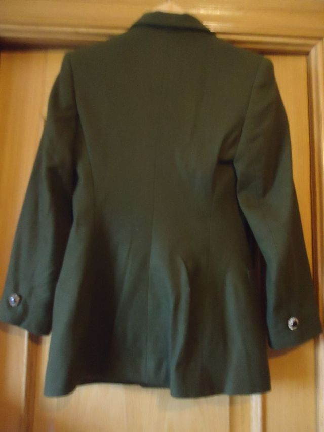 Traje chaqueta falda verde oliva
