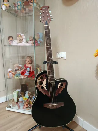 Guitarra Electroacústica Negra