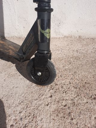 Patinete infantil negro de aluminio