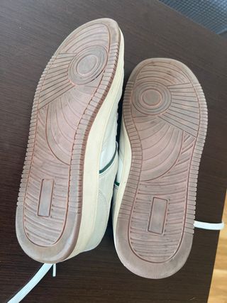 Zapatillas deportivas casuales blancas y verdes