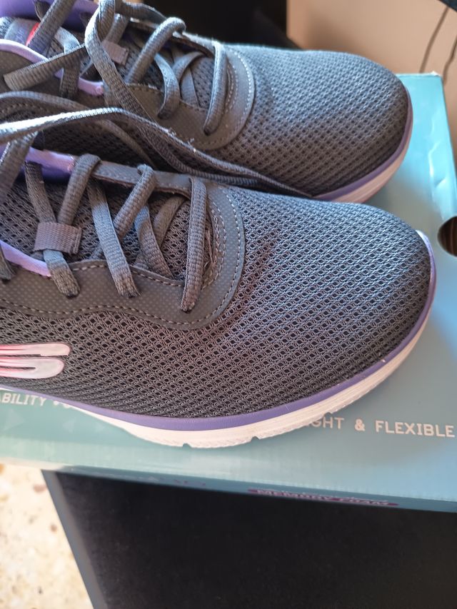 Zapatillas Skechers Mujer Gris y Morado