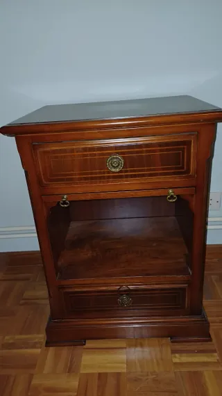 Comodini antichi in legno massello