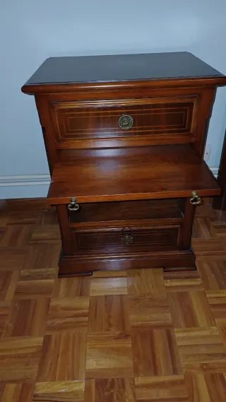 Comodini antichi in legno massello