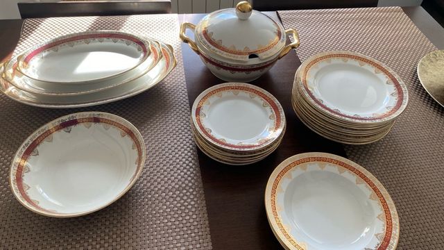 Vajilla porcelana grande dorada y blanca