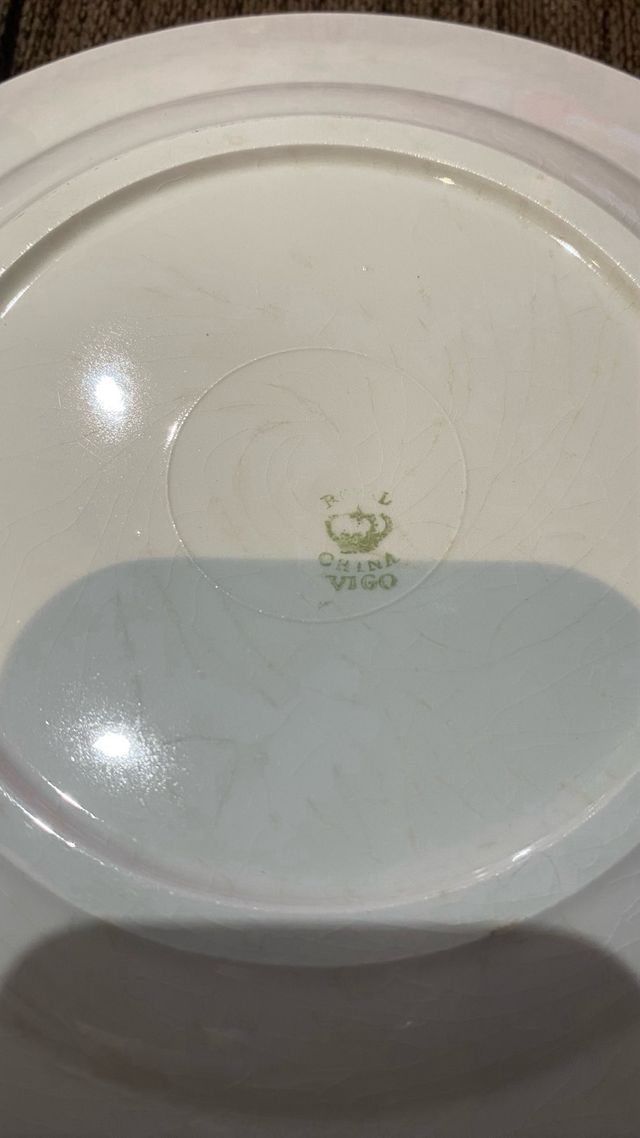 Vajilla porcelana grande dorada y blanca