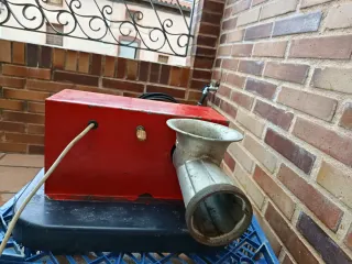 Picadora de carne y embutidora eléctrica