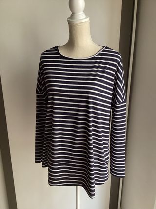 Camiseta Shein rayas azul y blanco