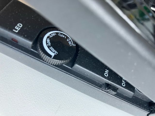 Plancha de pelo aluminio negra