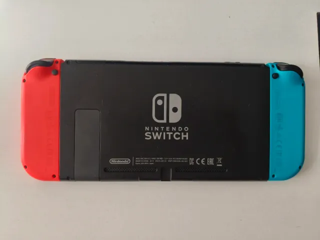 Nintendo Switch + Estuche Zelda