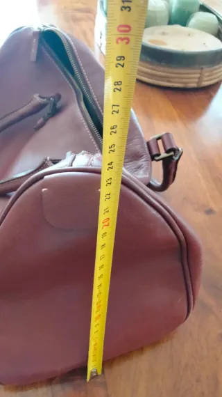 Bolso de piel burdeos