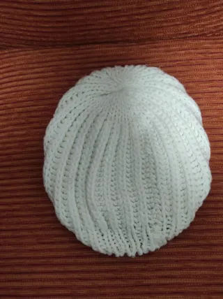 Gorro de lana blanco