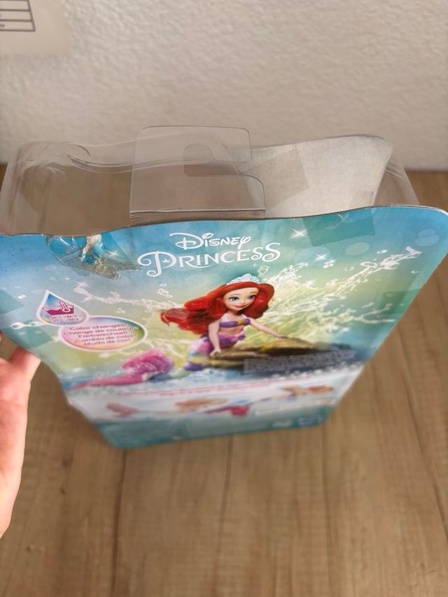 Muñeca Ariel Disney Princess Rainbow Reveal