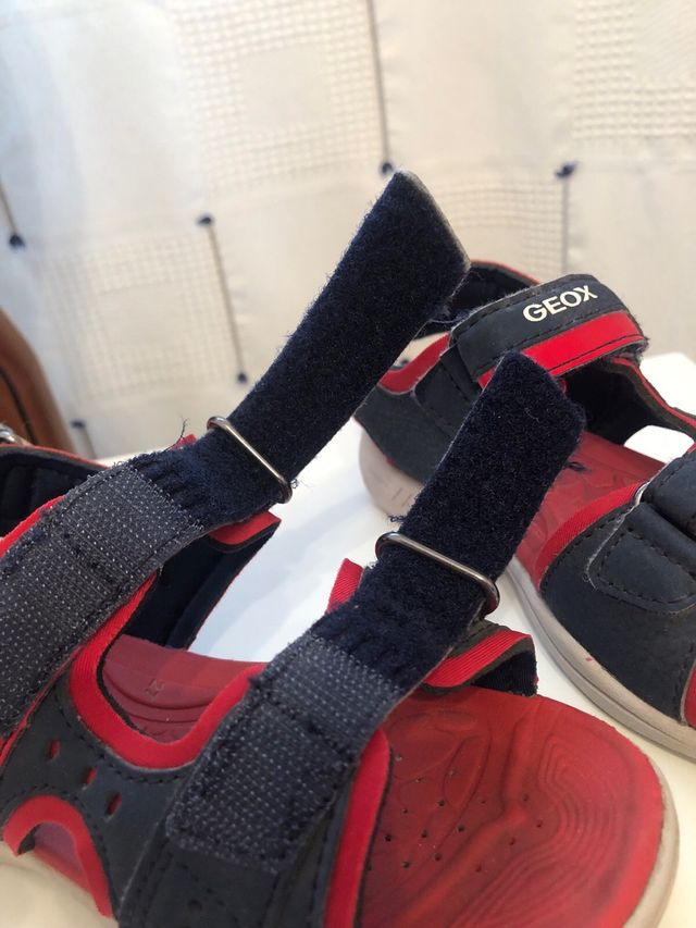 Sandalias Geox niño azul y rojo