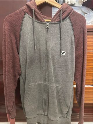 Sudadera Billabong gris y burdeos