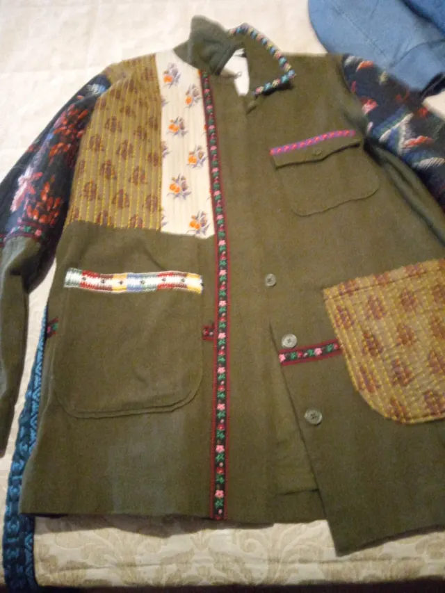 Chaqueta patchwork verde y multicolor