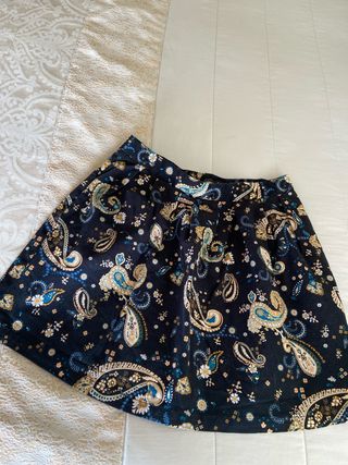 Falda Stradivarius Estampado Paisley Negro