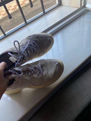 Zapatillas Pull&Bear beige y blancas