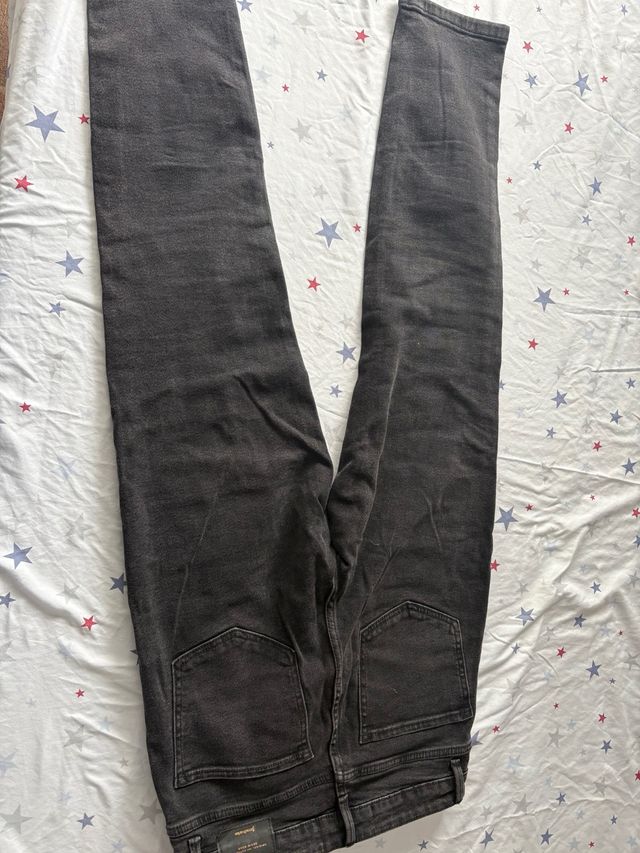 Vaqueros Stradivarius Talla 38 Negros