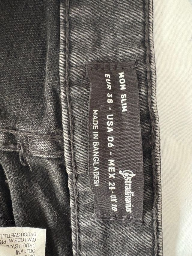 Vaqueros Stradivarius Talla 38 Negros