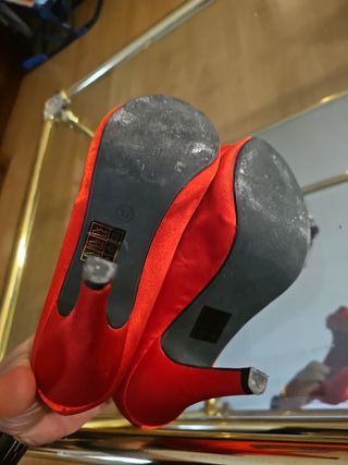 Zapatos de tacón Yo Margarita rojos