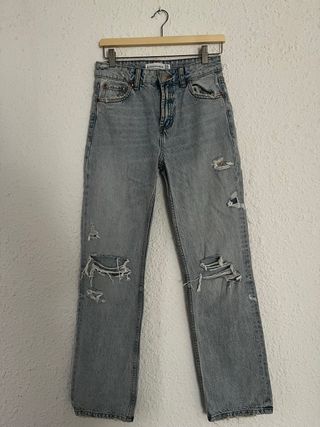 Pantalón vaquero Stradivarius desgastado