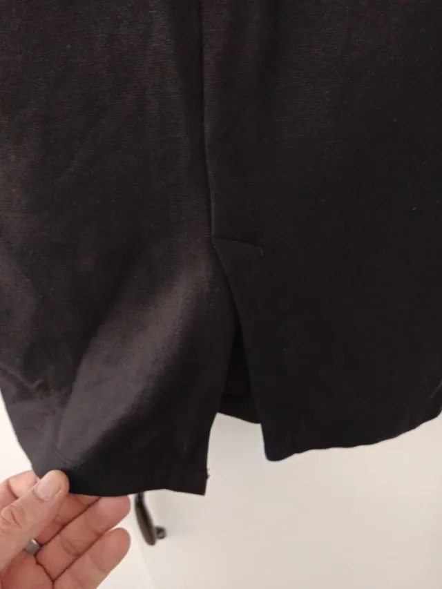 Falda de punto negra