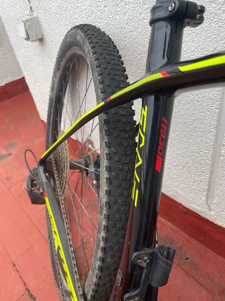 Bicicleta Scott Scale 930 Carbono