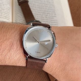 Reloj Tomi Clásico Hombre Marrón/Plata