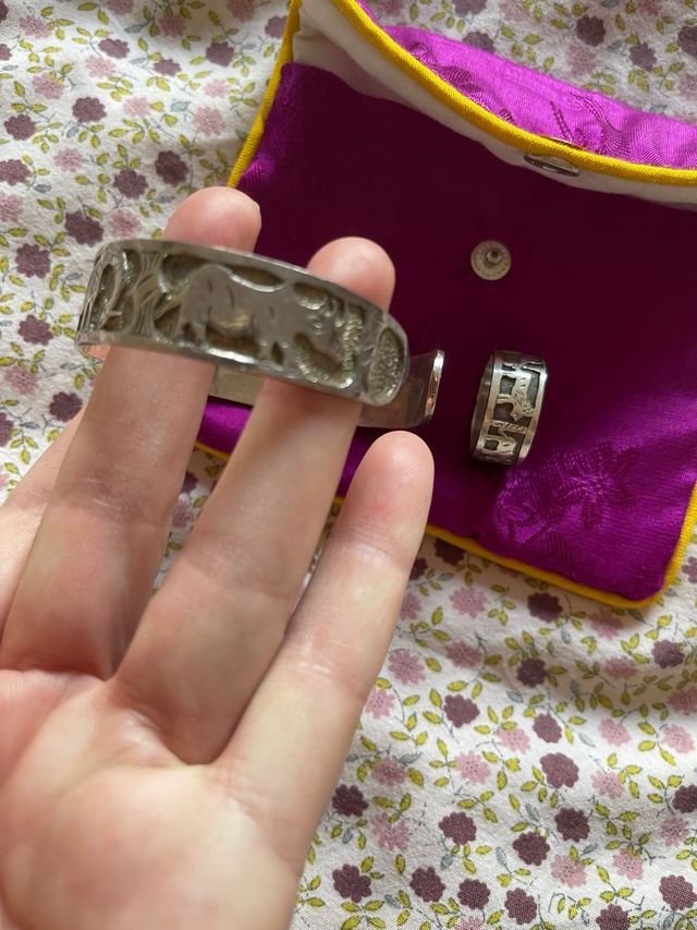 Bracciale e anello in argento con elefante di Nairobi