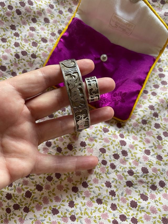 Bracciale e anello in argento con elefante di Nairobi