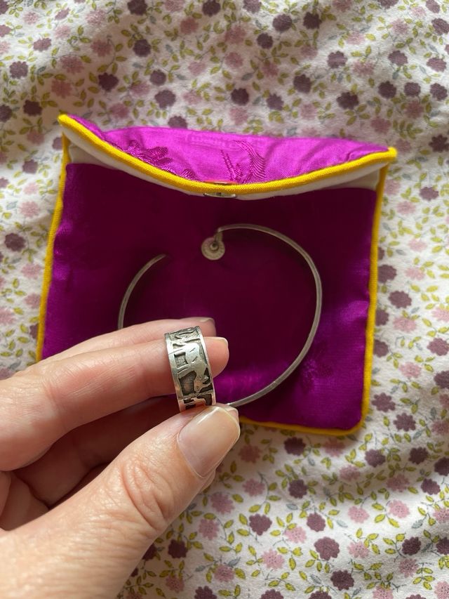 Bracciale e anello in argento con elefante di Nairobi