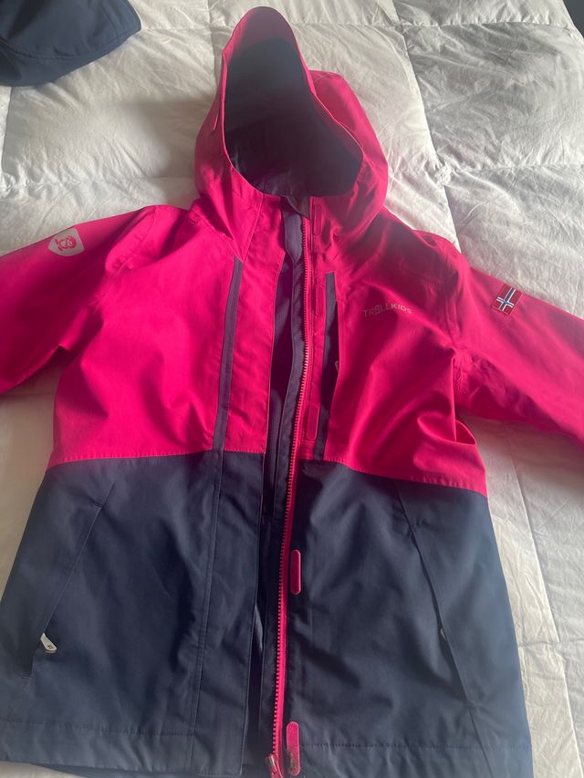 Chubasquero Trollkids Niña