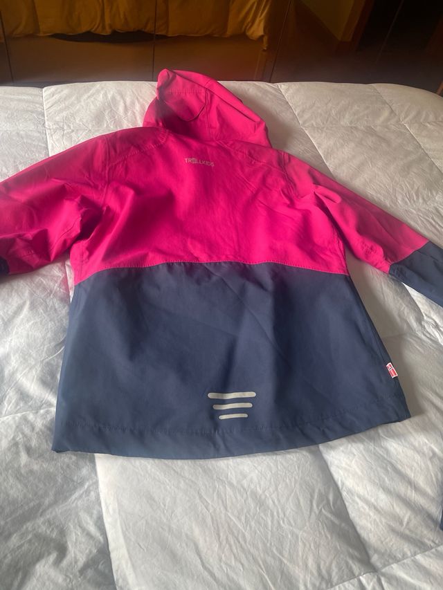 Chubasquero Trollkids Niña